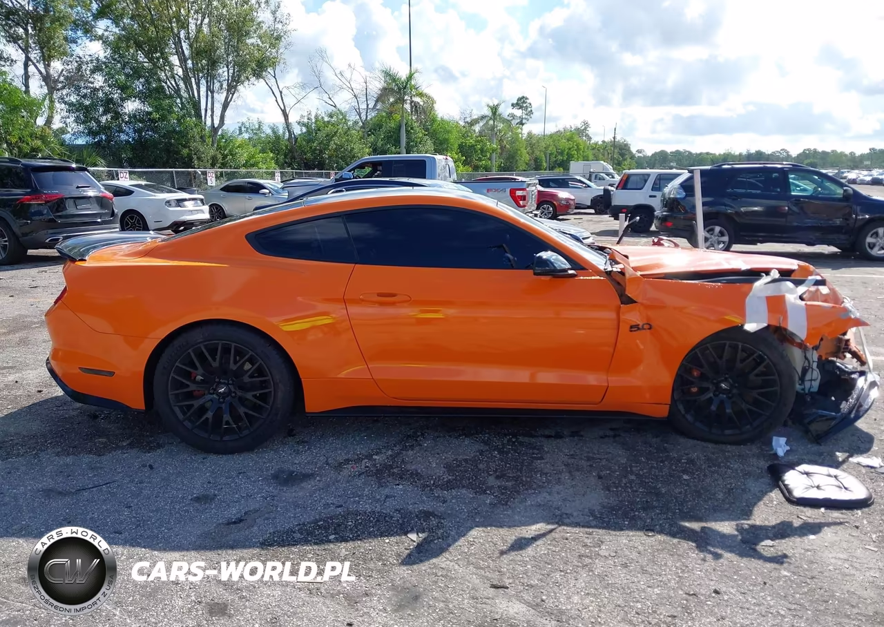 2020 Ford Mustang Gt Premium Fastback VIN:1FA6P8CF9L5123930 - 14