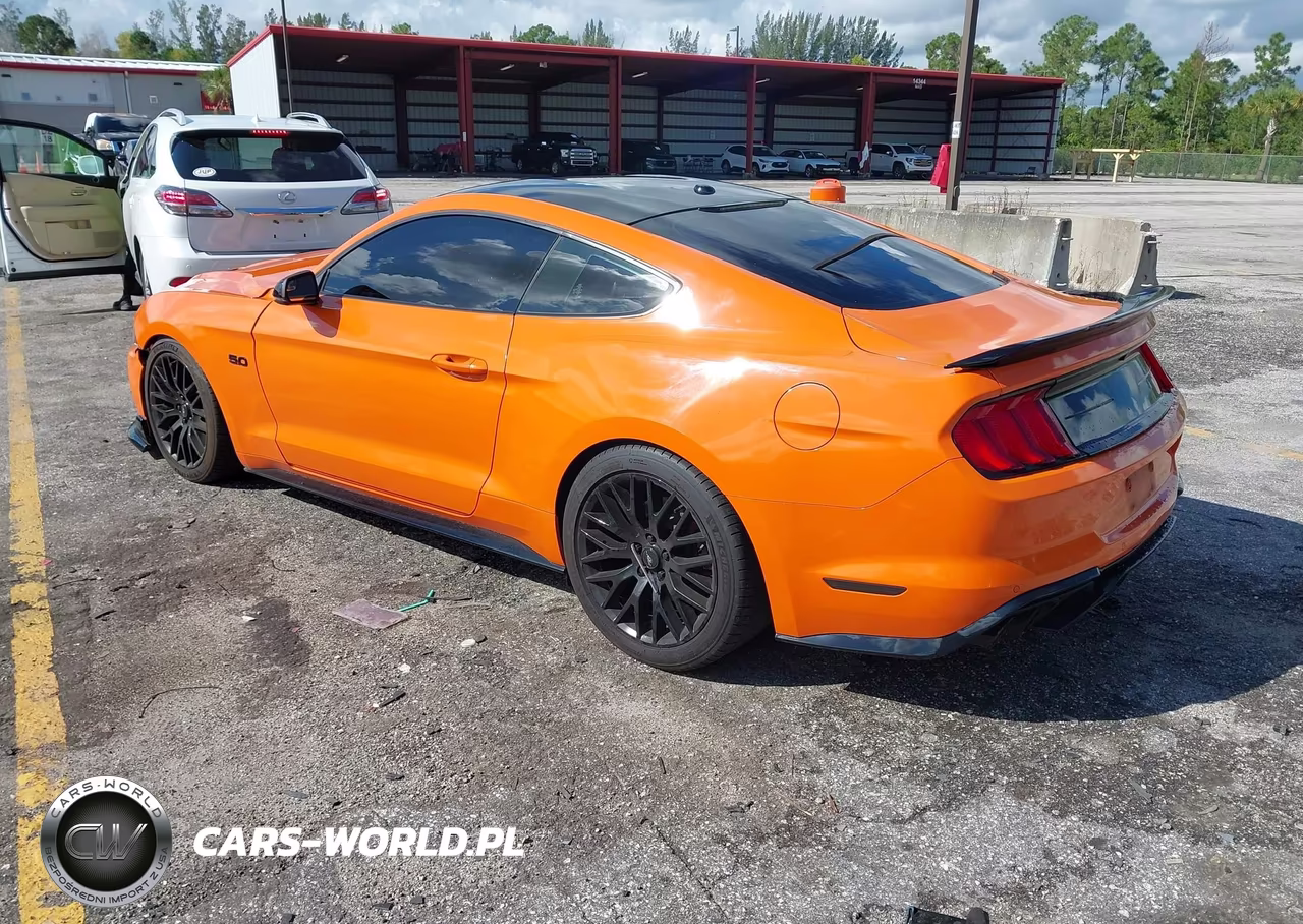 2020 Ford Mustang Gt Premium Fastback VIN:1FA6P8CF9L5123930 - 3