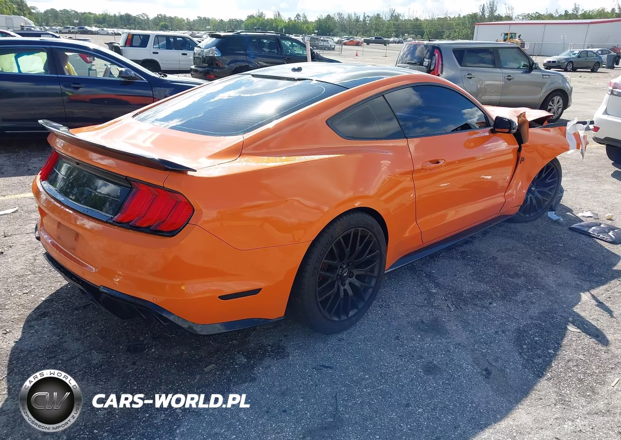 2020 Ford Mustang Gt Premium Fastback VIN:1FA6P8CF9L5123930 - 4