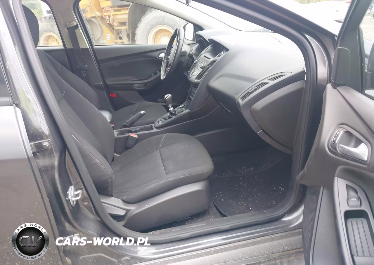 2015 Ford Focus Se VIN:1FADP3FE8FL346084 - 5