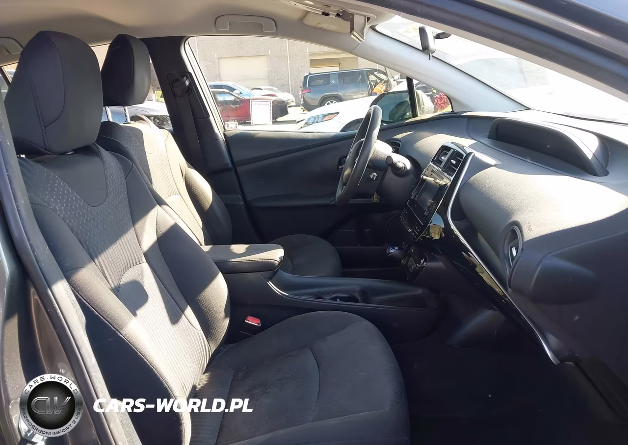 2016 Toyota Prius Two VIN:JTDKBRFU6G3516227 - 5