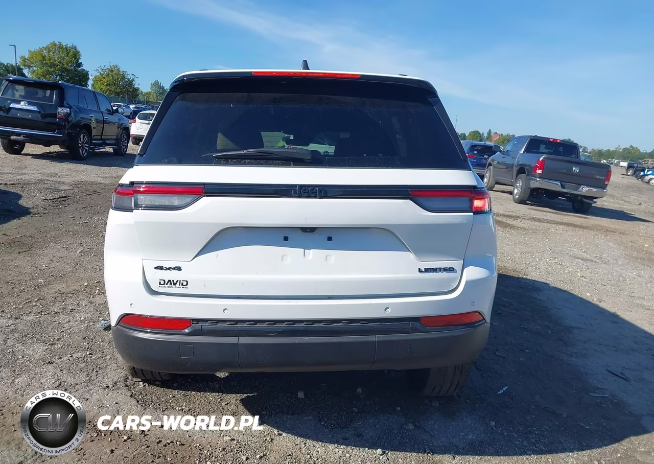 2025 Jeep Grand Cherokee Limited 4X4 VIN:1C4RJHBGXS8797987 - 16