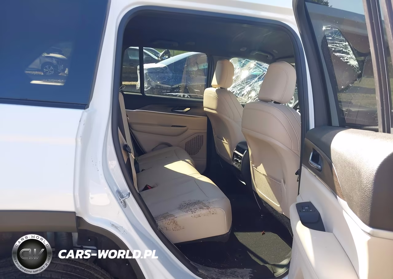 2025 Jeep Grand Cherokee Limited 4X4 VIN:1C4RJHBGXS8797987 - 8