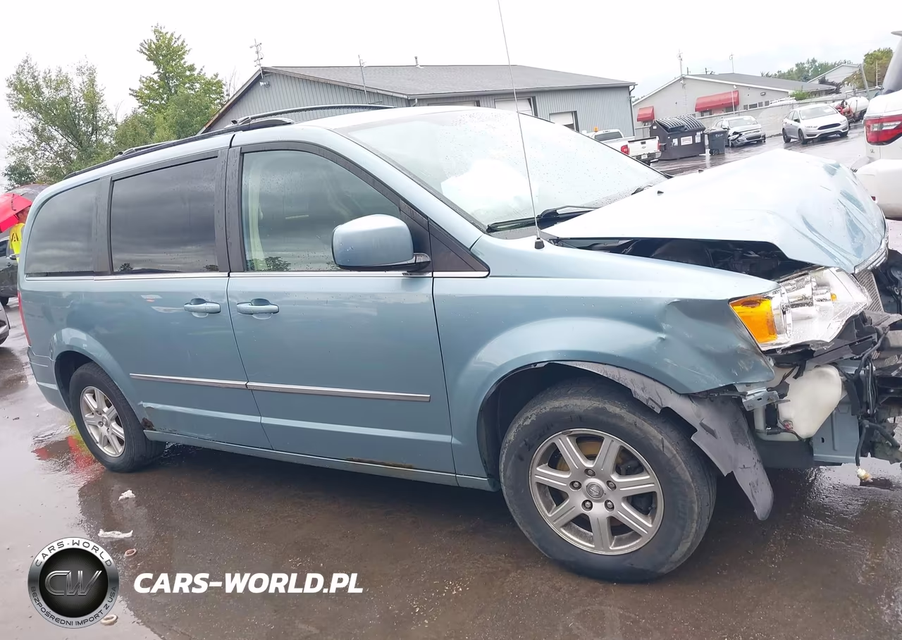 2010 Chrysler Town & Country Touring VIN:2A4RR5D14AR198645 - 13