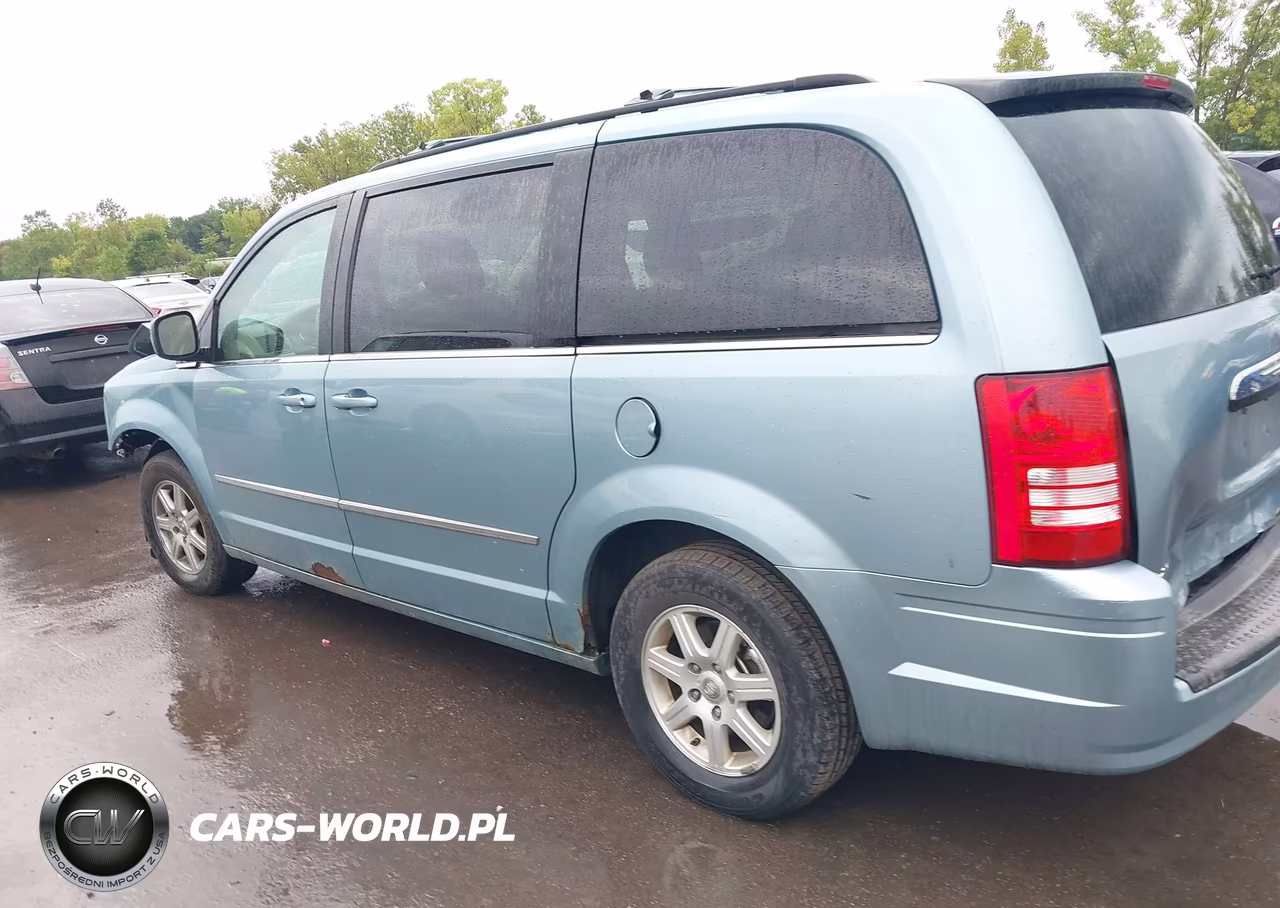 2010 Chrysler Town & Country Touring VIN:2A4RR5D14AR198645 - 14
