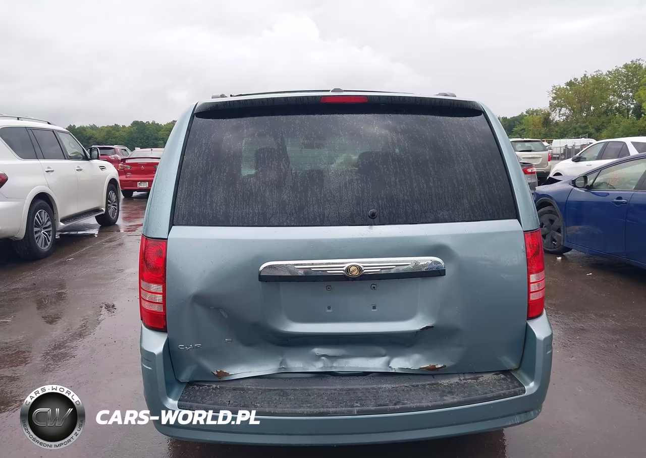 2010 Chrysler Town & Country Touring VIN:2A4RR5D14AR198645 - 16