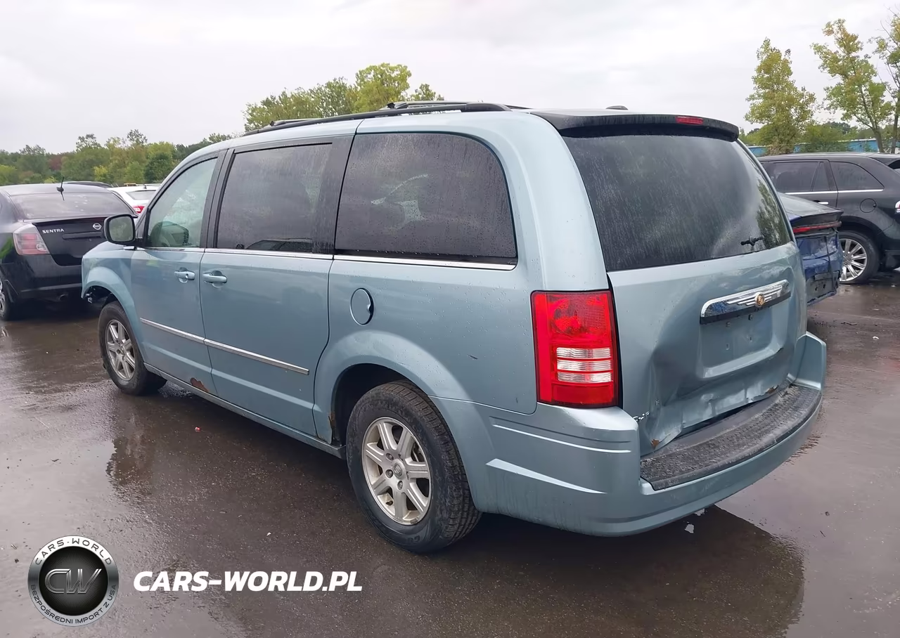 2010 Chrysler Town & Country Touring VIN:2A4RR5D14AR198645 - 3