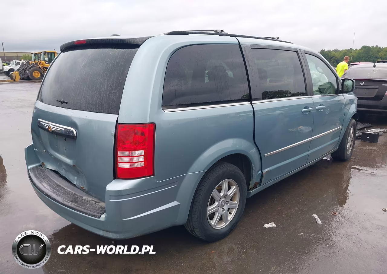 2010 Chrysler Town & Country Touring VIN:2A4RR5D14AR198645 - 4