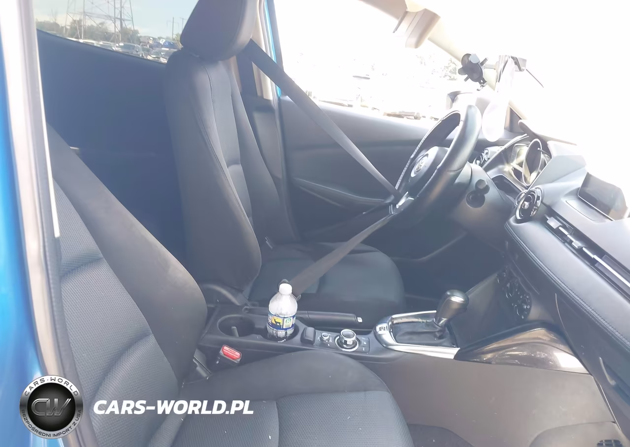 2017 Toyota Yaris Ia VIN:3MYDLBYV5HY173259 - 5