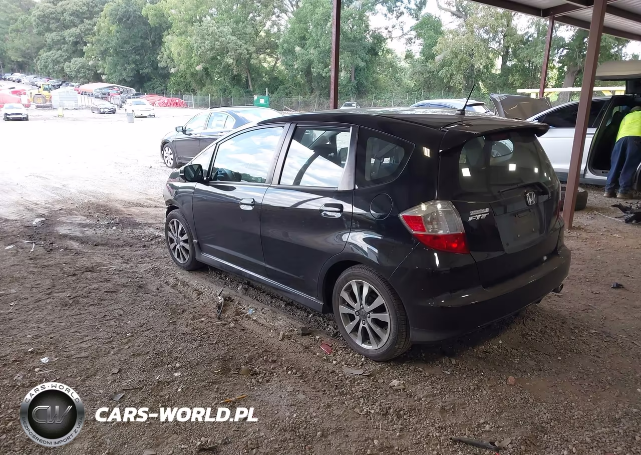 2012 Honda Fit Sport VIN:JHMGE8G51CS004324 - 3