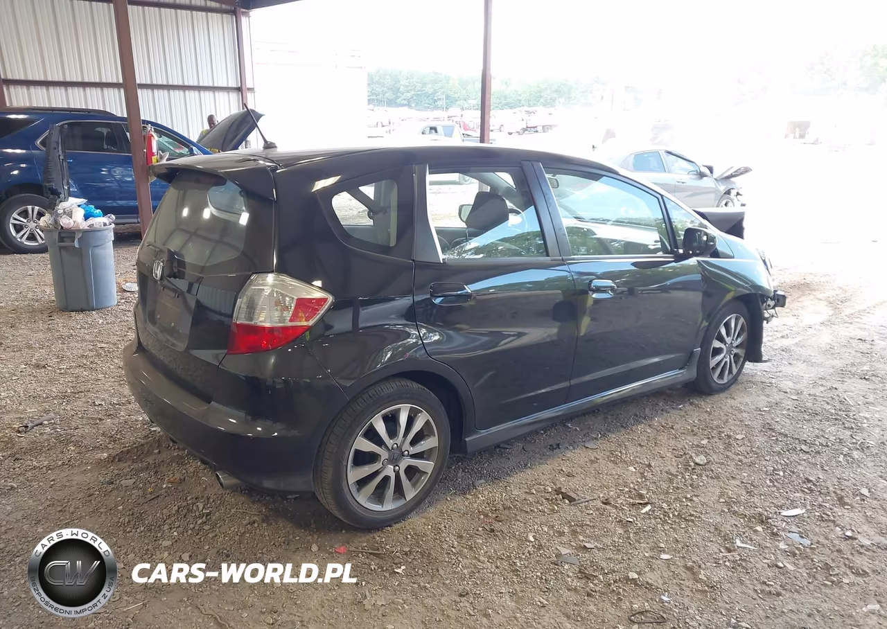 2012 Honda Fit Sport VIN:JHMGE8G51CS004324 - 4