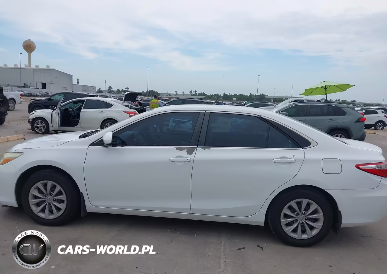 2015 Toyota Camry Le VIN:4T4BF1FK1FR513847 - 14