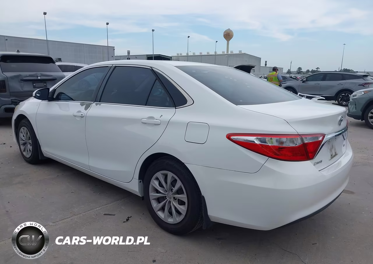 2015 Toyota Camry Le VIN:4T4BF1FK1FR513847 - 3