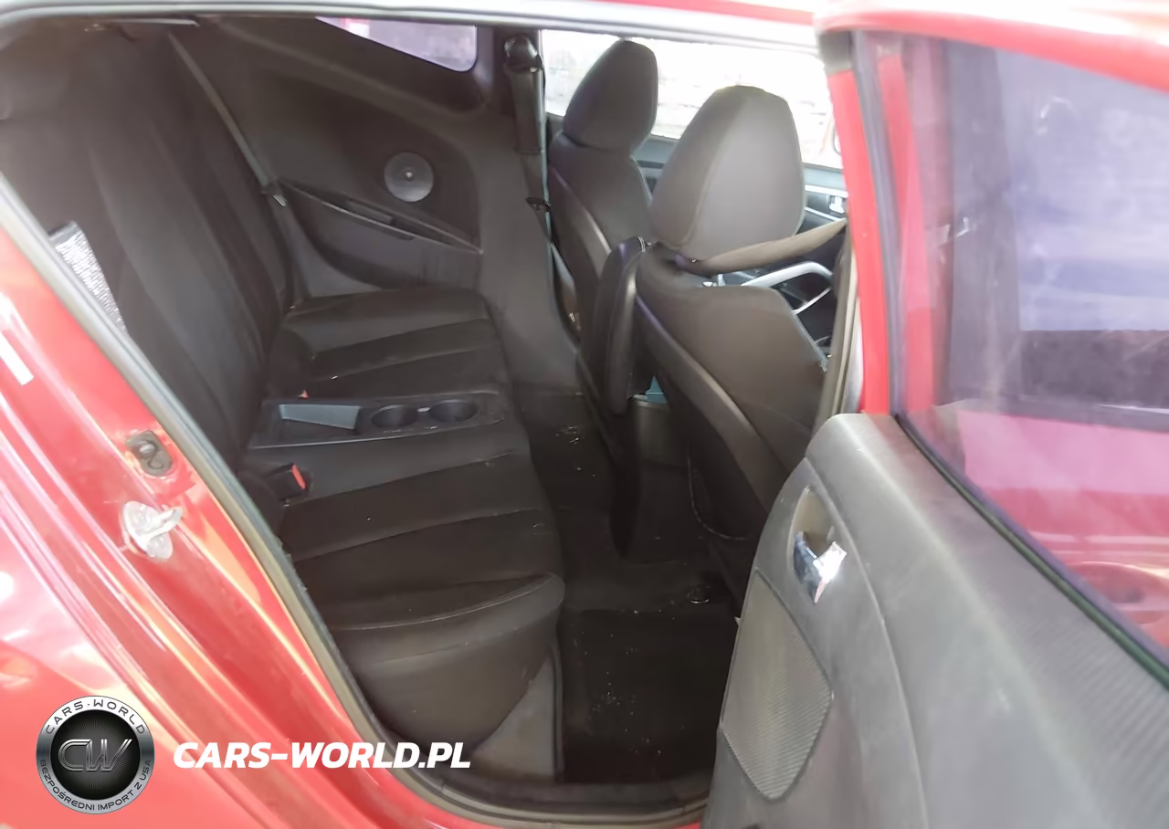 2016 Hyundai Veloster VIN:KMHTC6ADXGU265869 - 8
