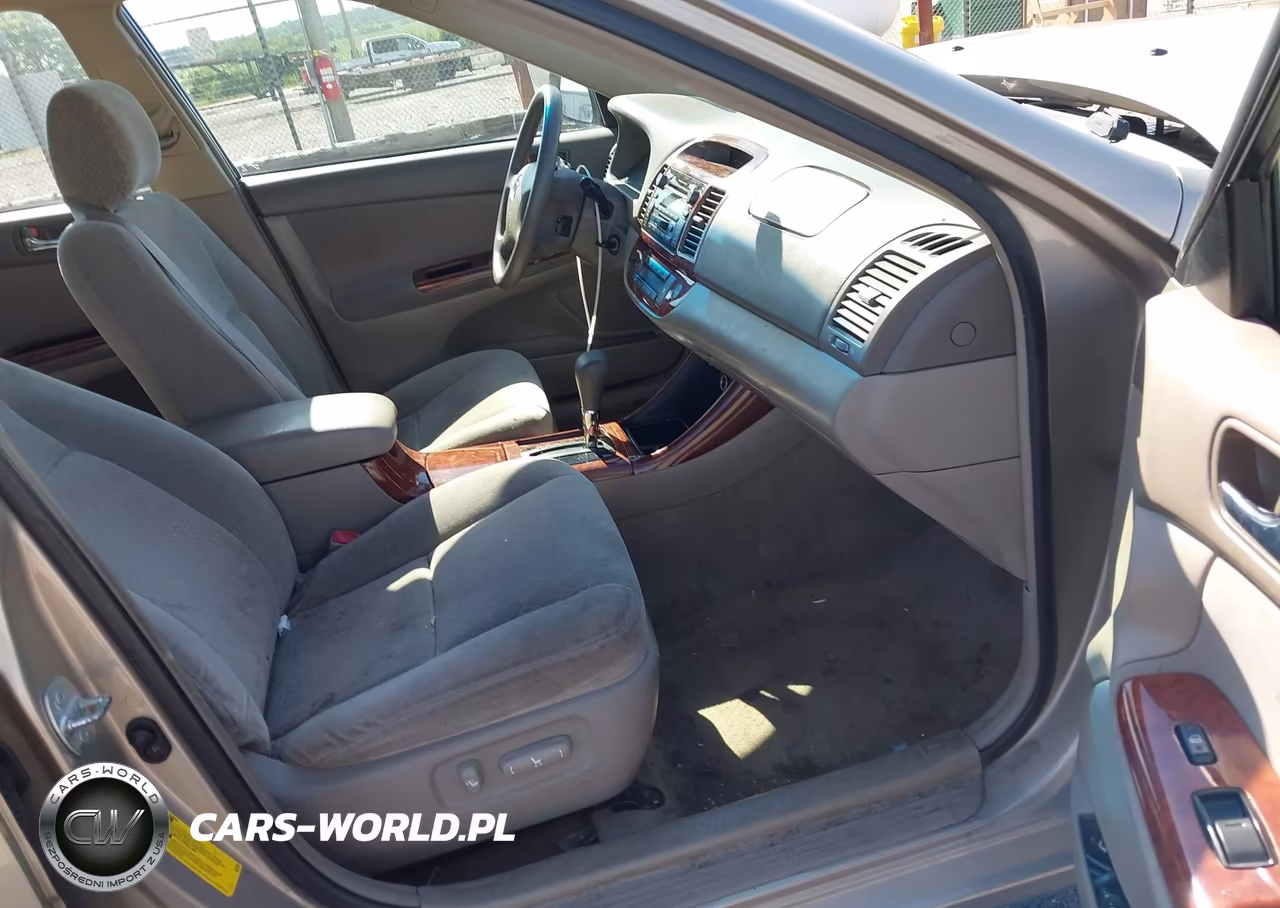 2004 Toyota Camry Xle VIN:4T1BE30K54U352370 - 5