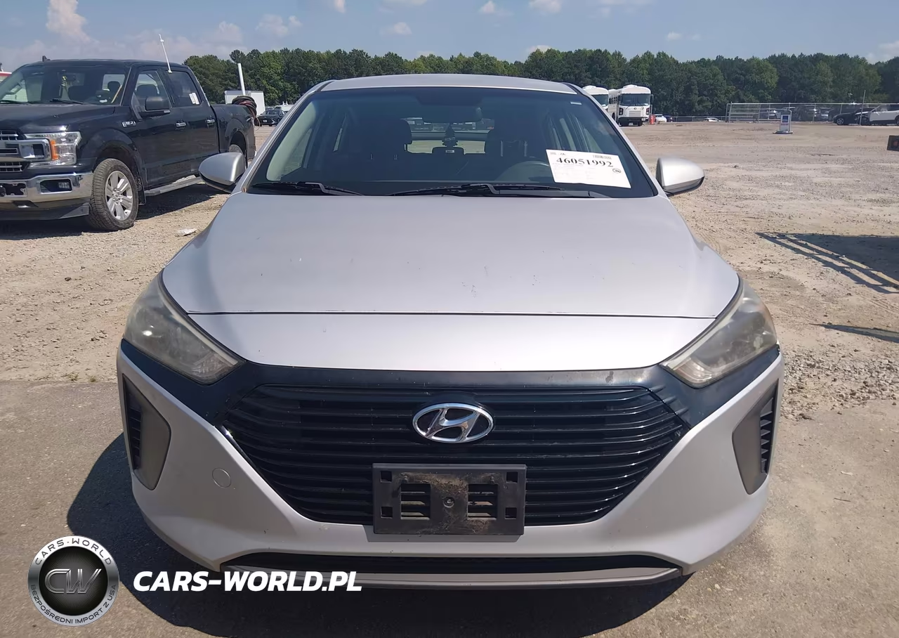 2018 Hyundai Ioniq Hybrid Blue VIN:KMHC65LC8JU075890 - 12