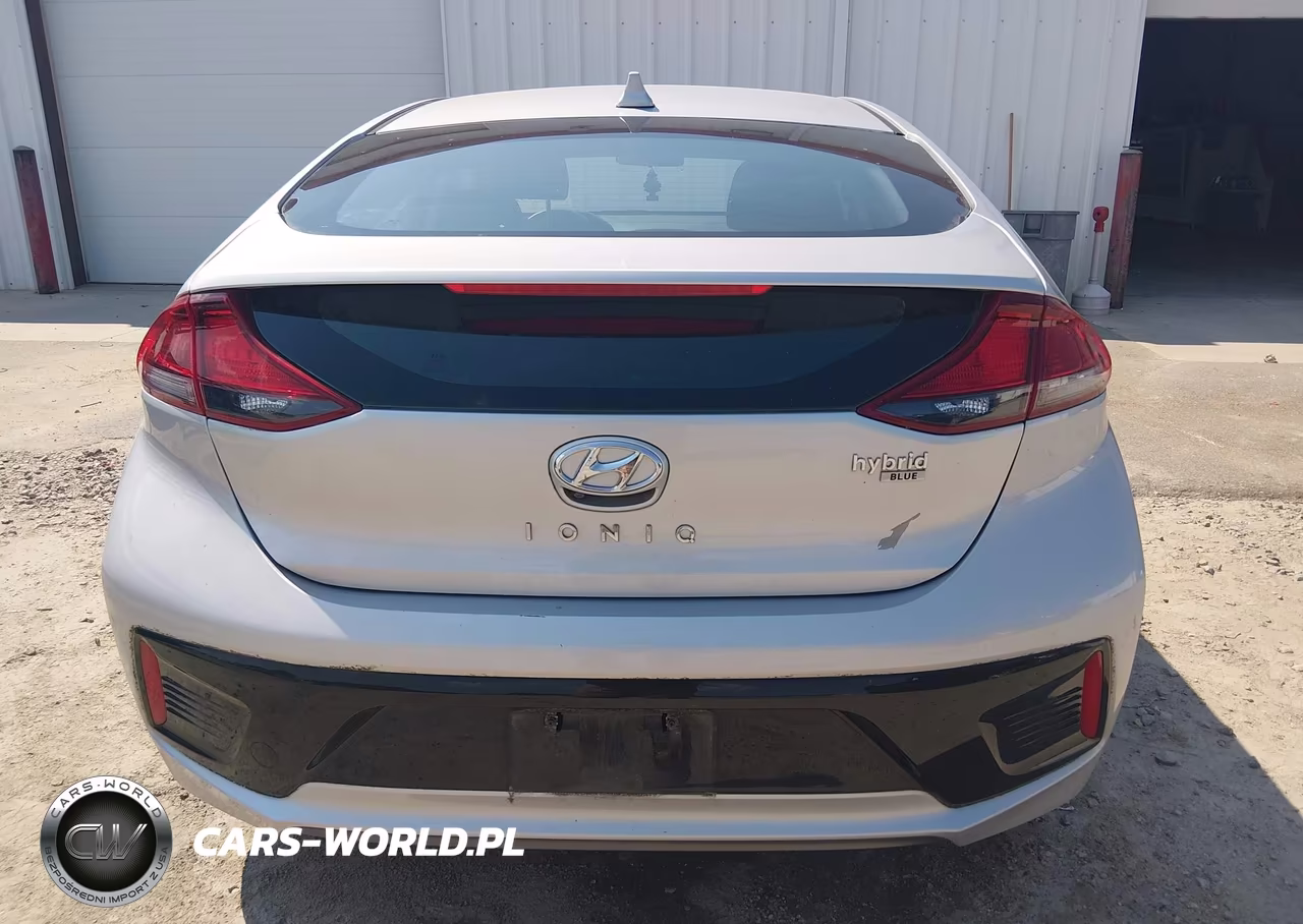 2018 Hyundai Ioniq Hybrid Blue VIN:KMHC65LC8JU075890 - 16