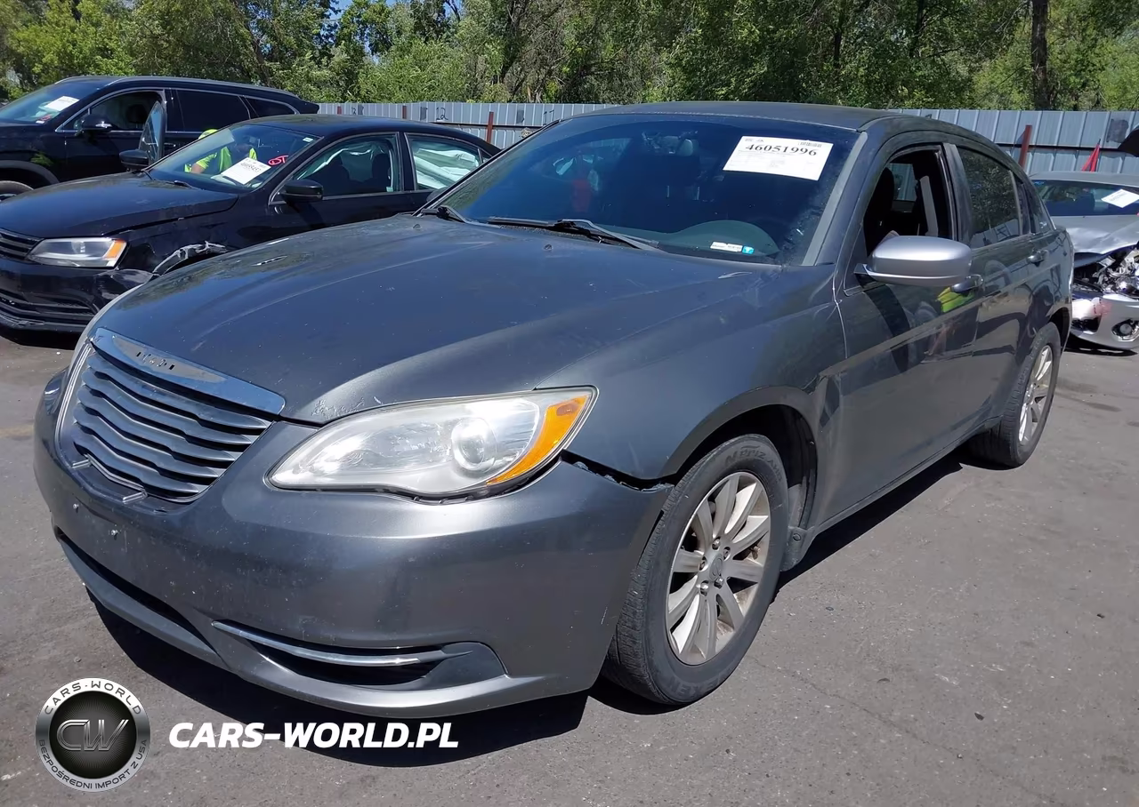 2013 Chrysler 200 Touring VIN:1C3CCBBB0DN584590 - 2