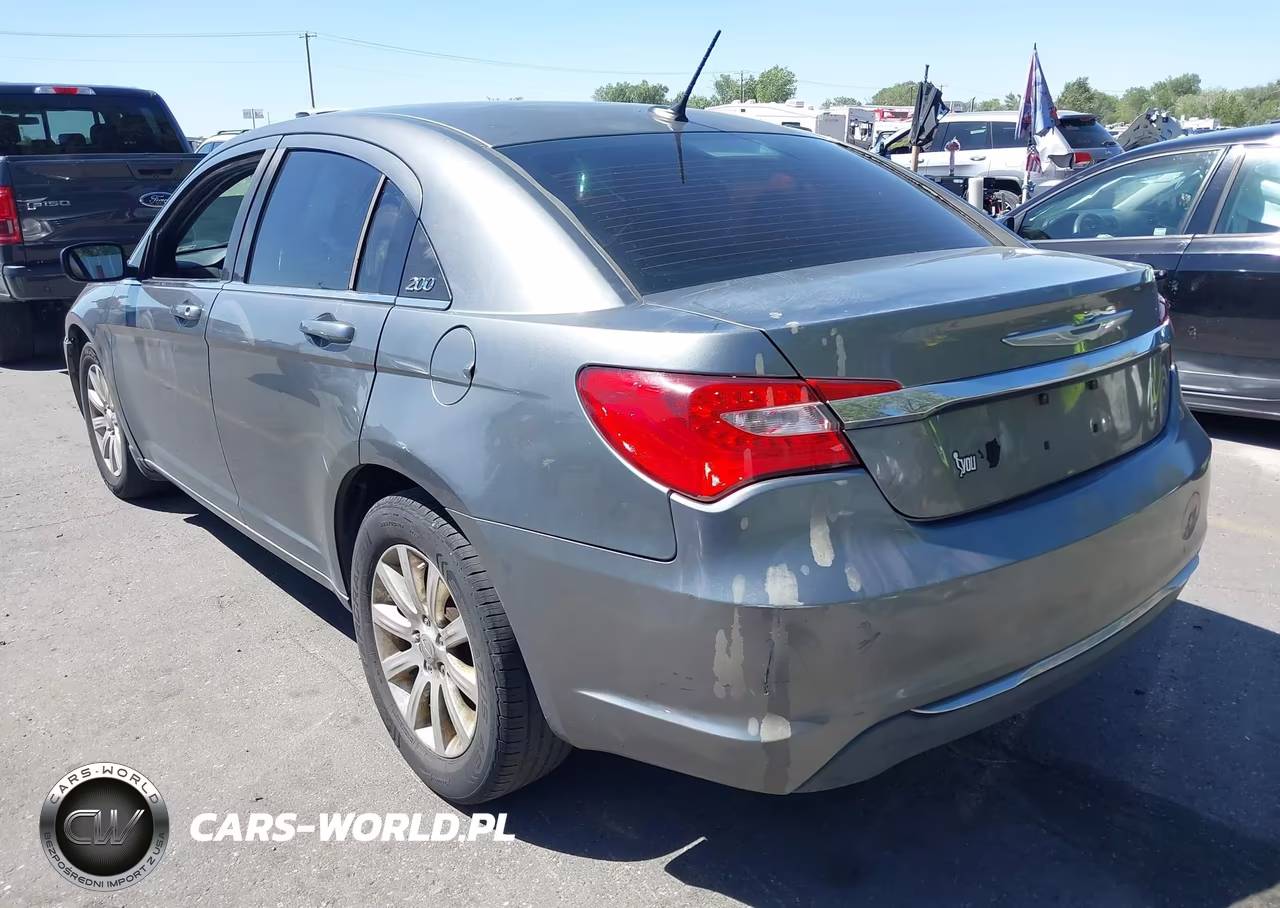 2013 Chrysler 200 Touring VIN:1C3CCBBB0DN584590 - 3