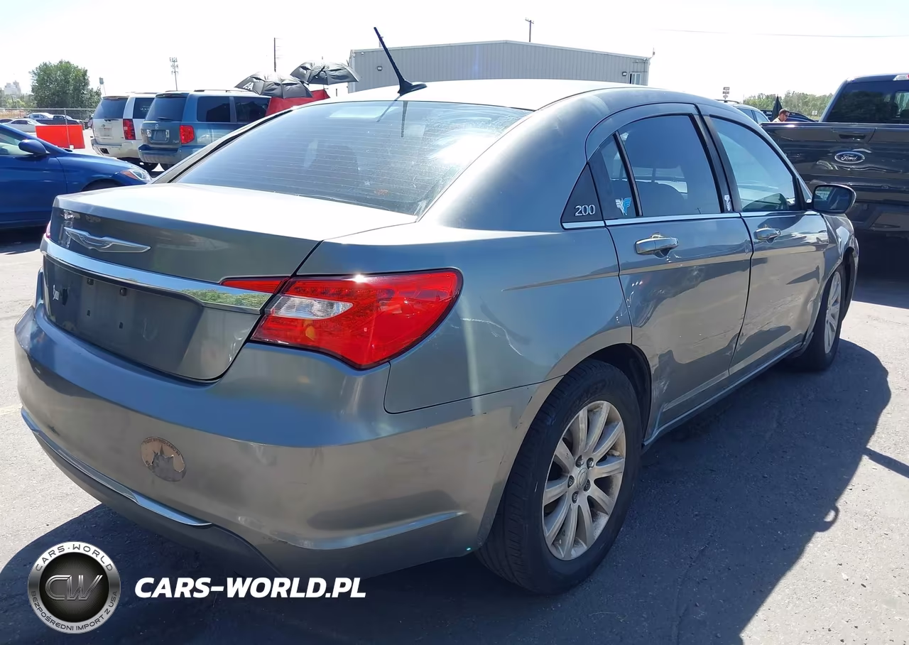2013 Chrysler 200 Touring VIN:1C3CCBBB0DN584590 - 4