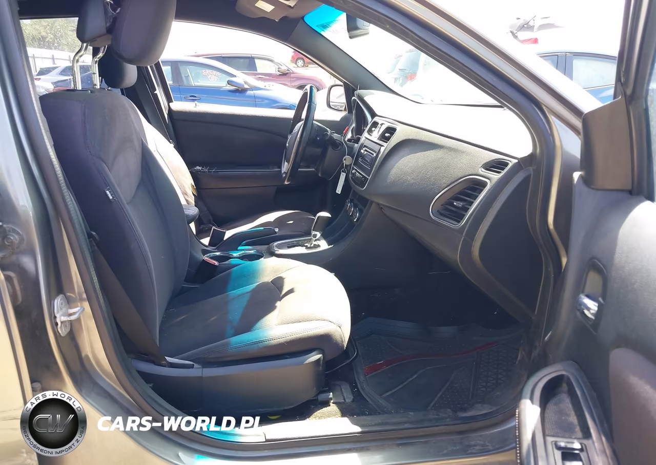 2013 Chrysler 200 Touring VIN:1C3CCBBB0DN584590 - 5