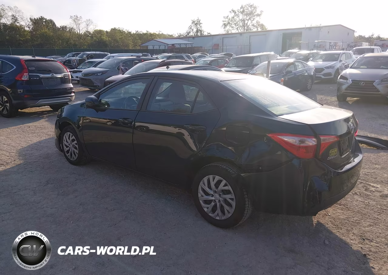 2017 Toyota Corolla Le VIN:2T1BURHE6HC897523 - 3