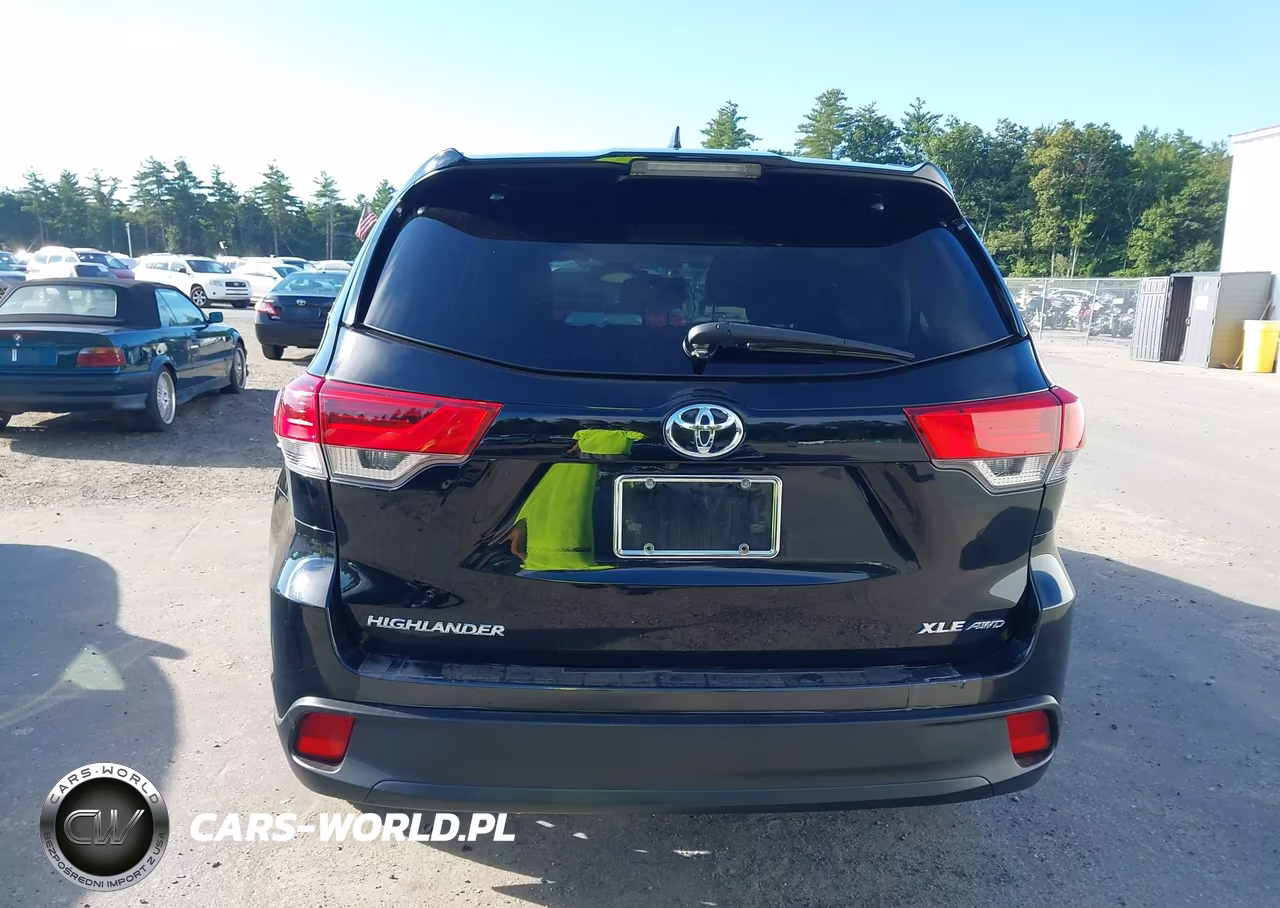 2019 Toyota Highlander Xle VIN:5TDJZRFH1KS946992 - 16