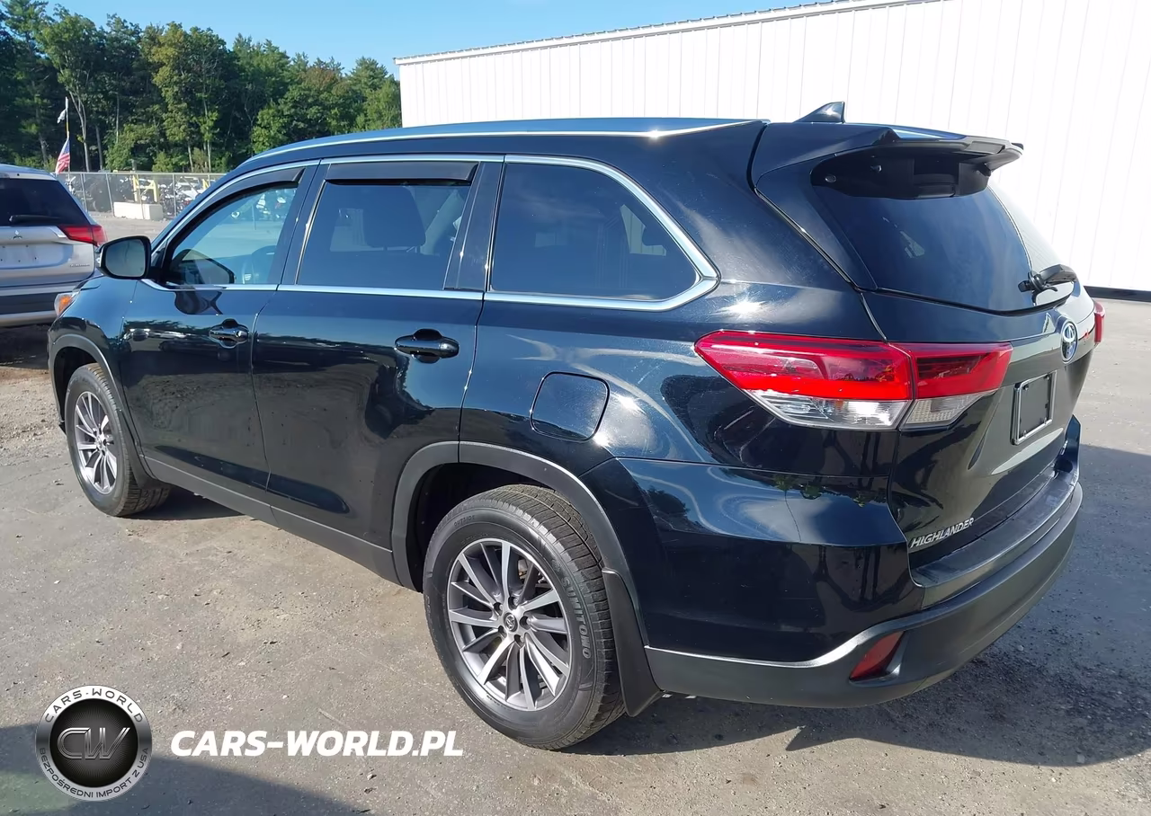 2019 Toyota Highlander Xle VIN:5TDJZRFH1KS946992 - 3