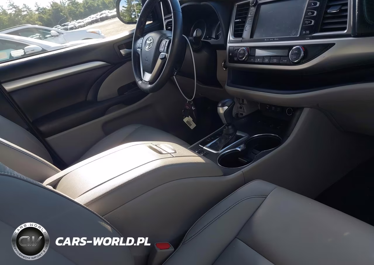 2019 Toyota Highlander Xle VIN:5TDJZRFH1KS946992 - 5