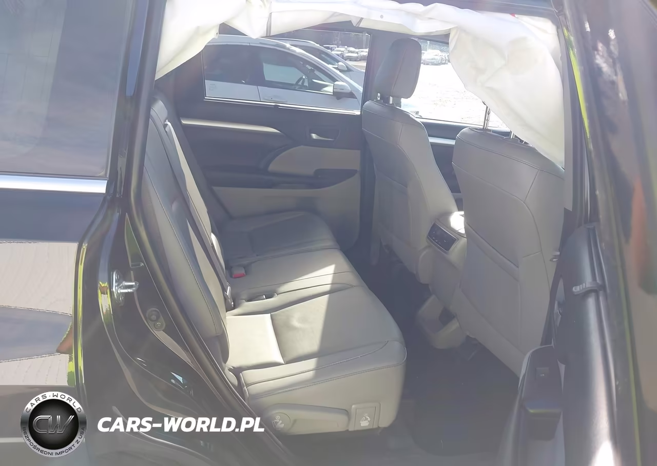 2019 Toyota Highlander Xle VIN:5TDJZRFH1KS946992 - 8