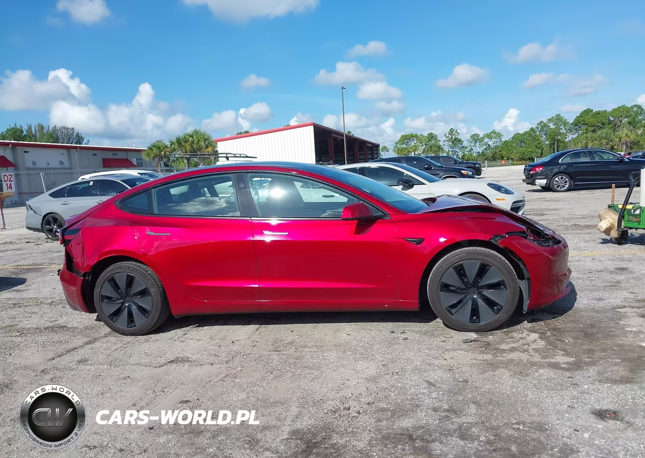 2025 Tesla Model 3 Long Range Rear-Wheel Drive-Standard Rear-Wheel Drive VIN:5YJ3E1EA8SF015663 - 13