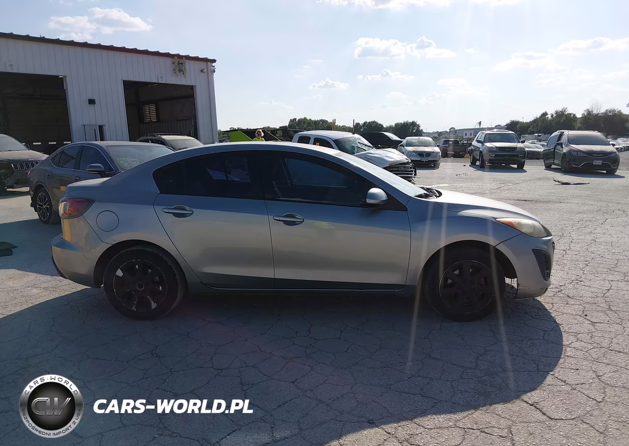 2011 Mazda Mazda3 I Touring VIN:JM1BL1VF5B1366312 - 13