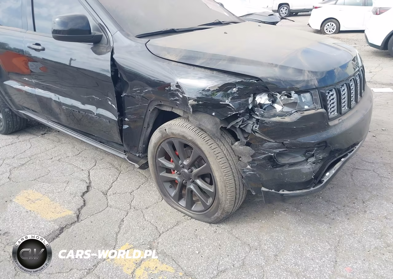 2019 Jeep Grand Cherokee Altitude 4X4 VIN:1C4RJFAGXKC589529 - 6