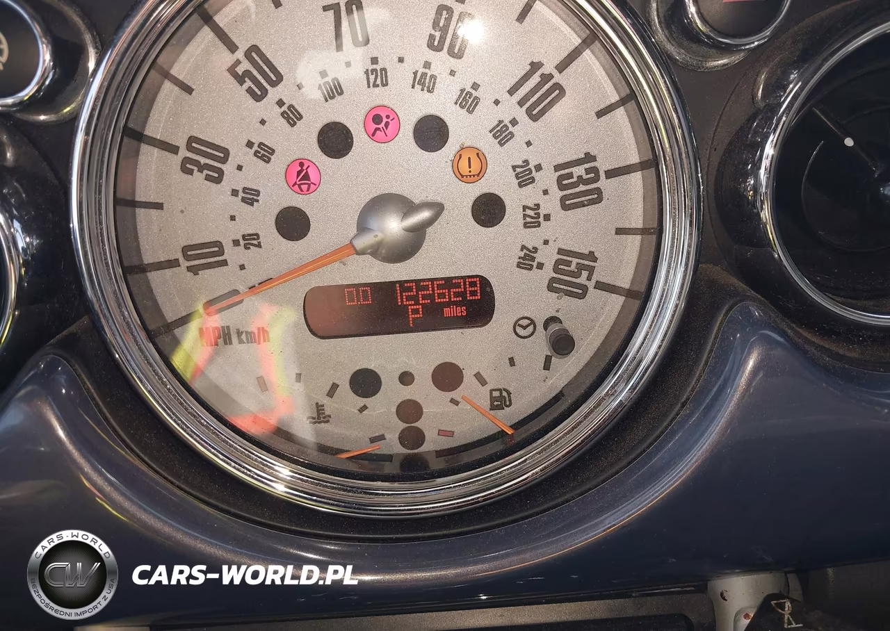 2005 Mini Cooper VIN:WMWRF33425TG10381 - 15