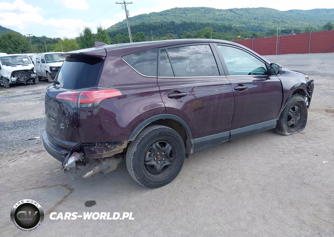 2018 Toyota Rav4 Le VIN:2T3BFREV6JW773181 - 4