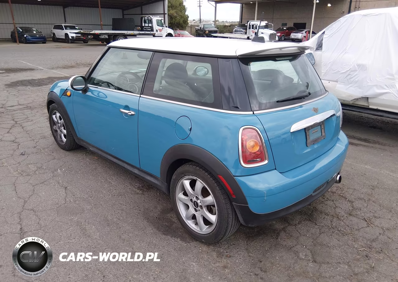 2010 Mini Cooper VIN:WMWMF3C59ATZ61153 - 3