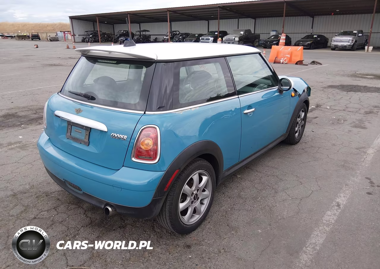 2010 Mini Cooper VIN:WMWMF3C59ATZ61153 - 4