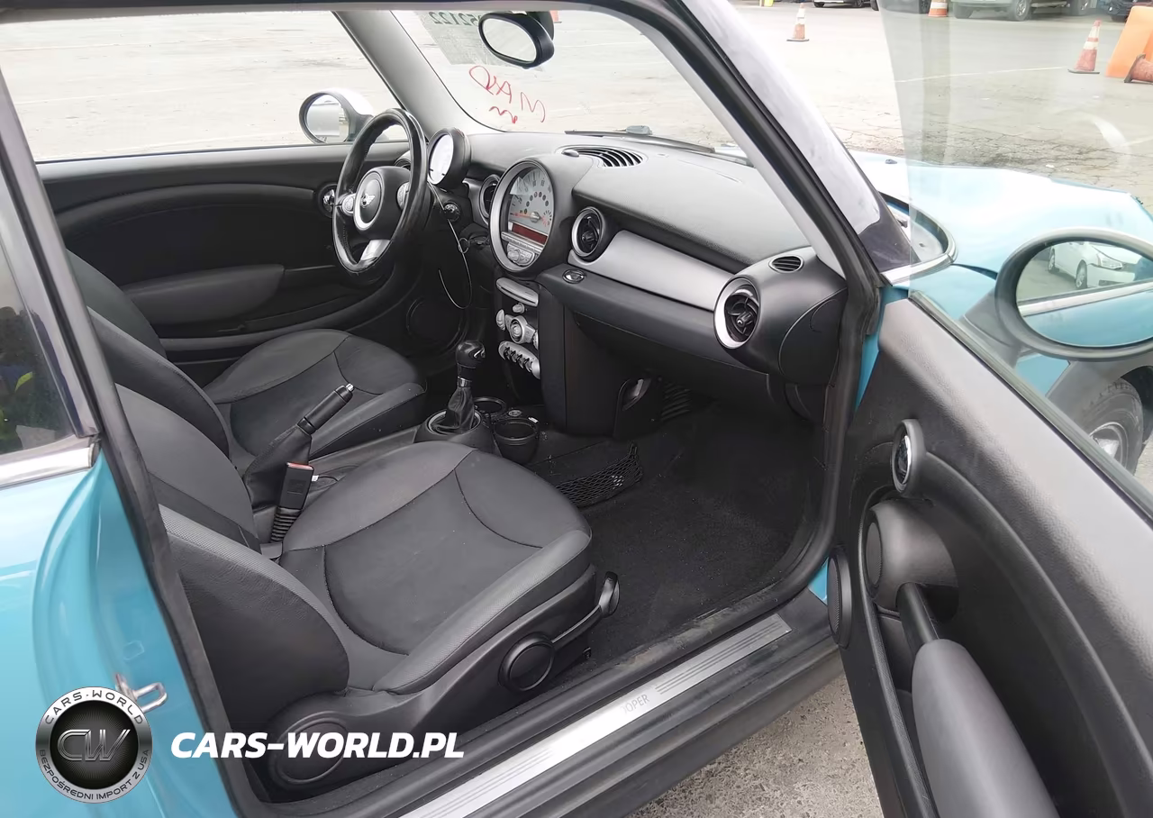2010 Mini Cooper VIN:WMWMF3C59ATZ61153 - 5