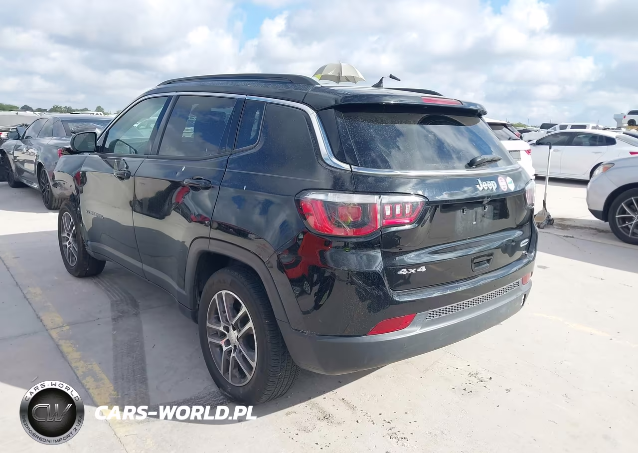 2017 Jeep New Compass Latitude 4X4 VIN:3C4NJDBB6HT640849 - 3