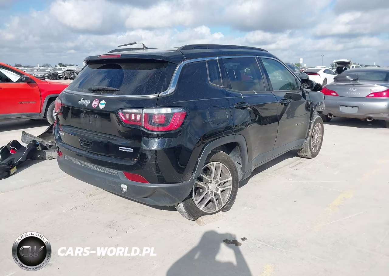 2017 Jeep New Compass Latitude 4X4 VIN:3C4NJDBB6HT640849 - 4