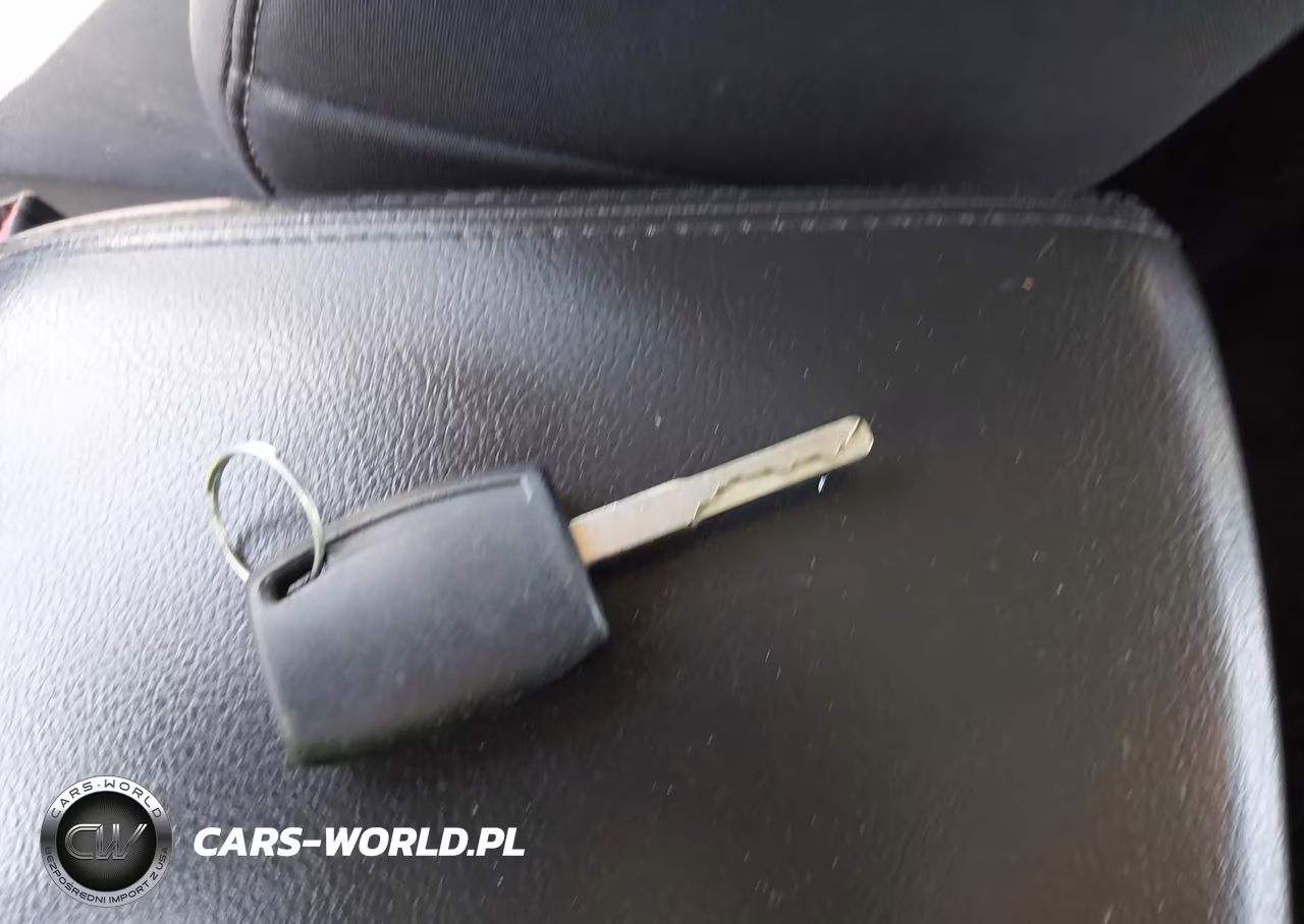 2017 Ford Focus Se VIN:1FADP3F22HL237824 - 11