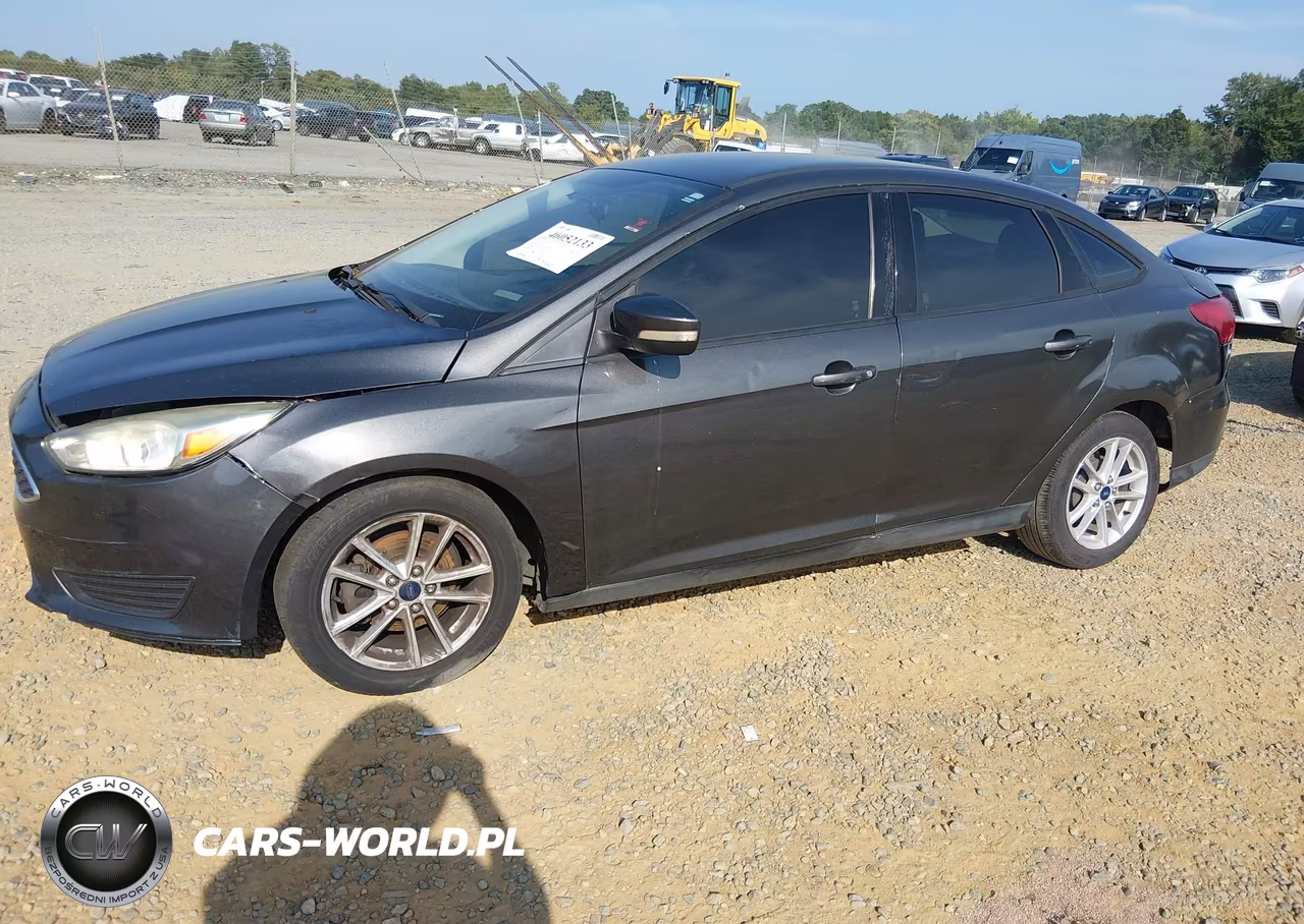 2017 Ford Focus Se VIN:1FADP3F22HL237824 - 2