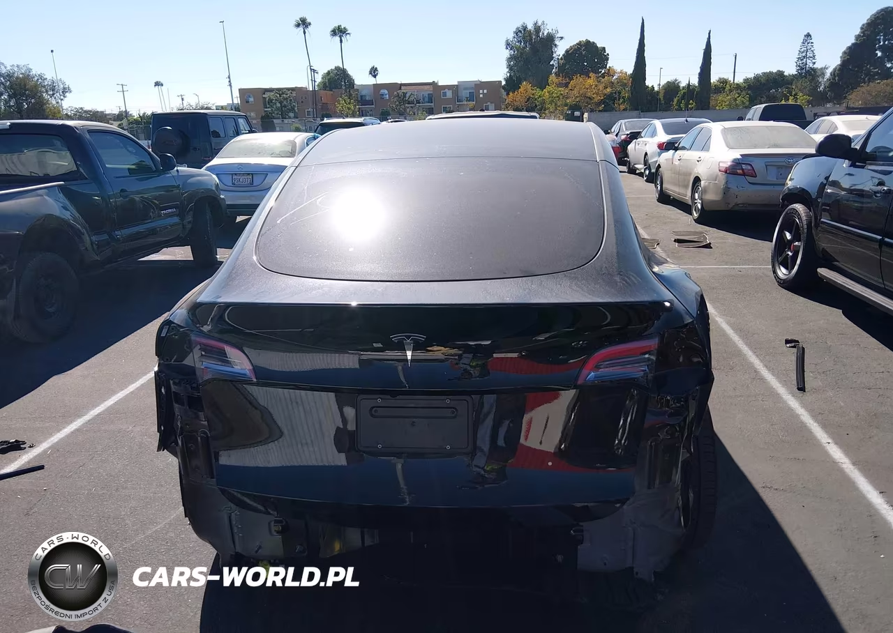 2024 Tesla Model Y Long Range Single Motor Rear-Wheel Drive-Rwd VIN:7SAYGDED4RF153743 - 17