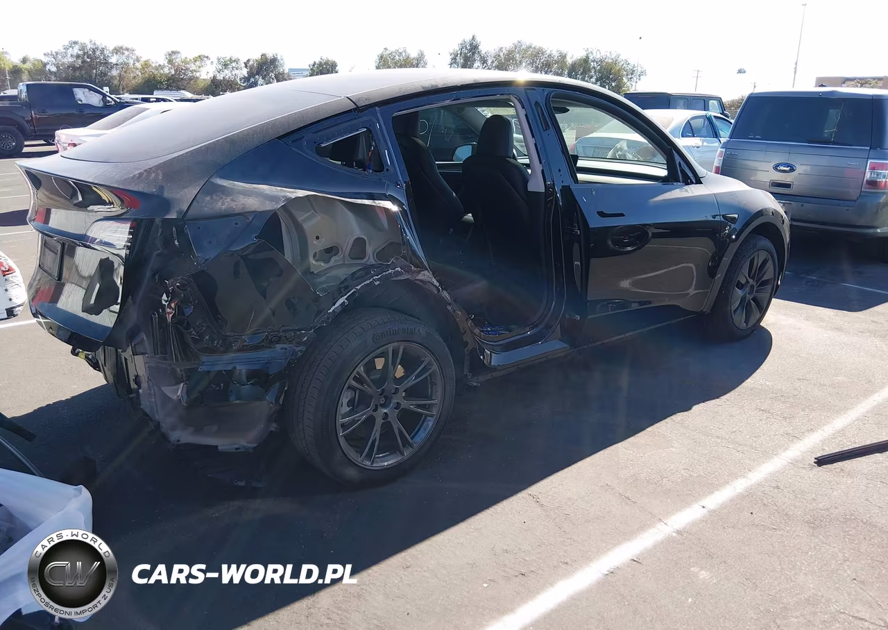 2024 Tesla Model Y Long Range Single Motor Rear-Wheel Drive-Rwd VIN:7SAYGDED4RF153743 - 4