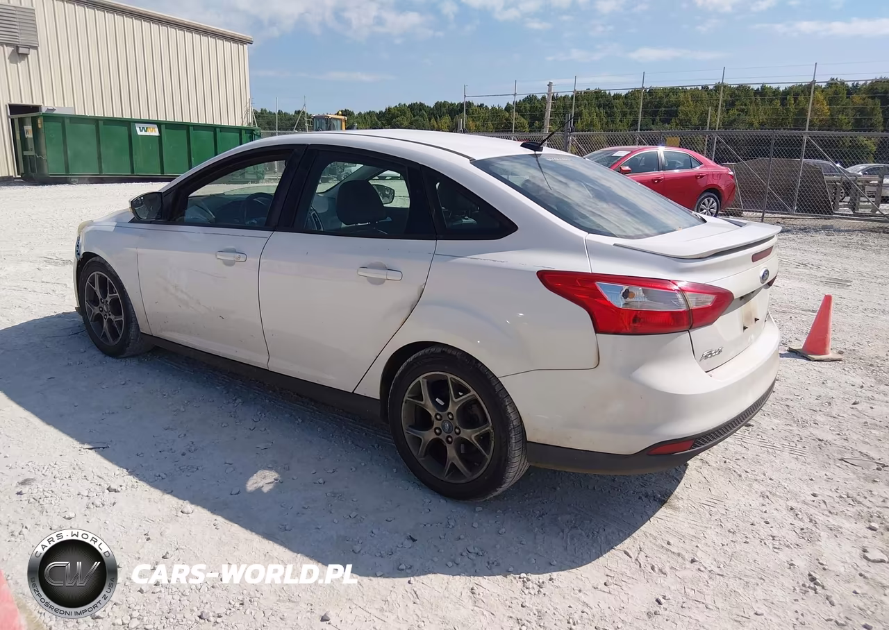 2013 Ford Focus Se VIN:1FADP3F22DL237140 - 3
