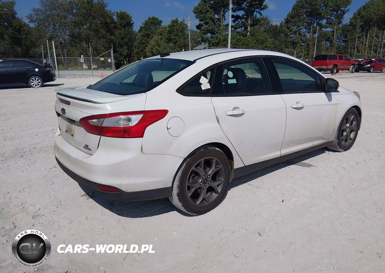 2013 Ford Focus Se VIN:1FADP3F22DL237140 - 4