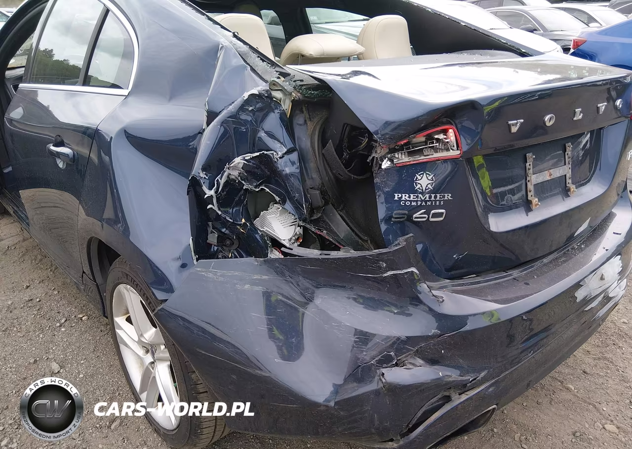 2015 Volvo S60 T5 Platinum VIN:YV140MFM7F1346675 - 6
