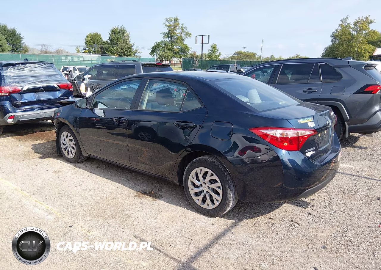 2019 Toyota Corolla Le VIN:2T1BURHE0KC180266 - 3