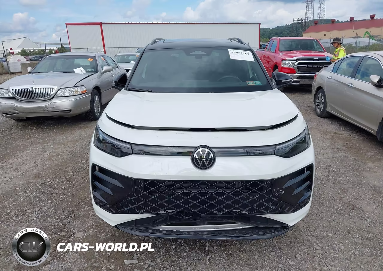 2025 Volkswagen Tiguan 2.0T Se R-Line Black VIN:3VVGR7RM2SM013000 - 13