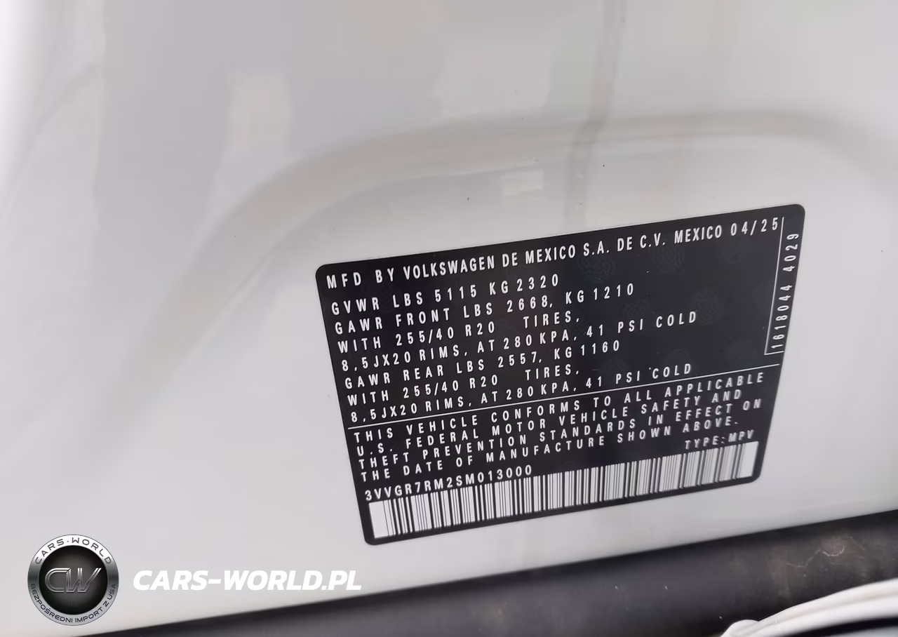2025 Volkswagen Tiguan 2.0T Se R-Line Black VIN:3VVGR7RM2SM013000 - 9